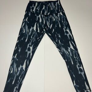 Zella Women's Black and White Patterned Leggings